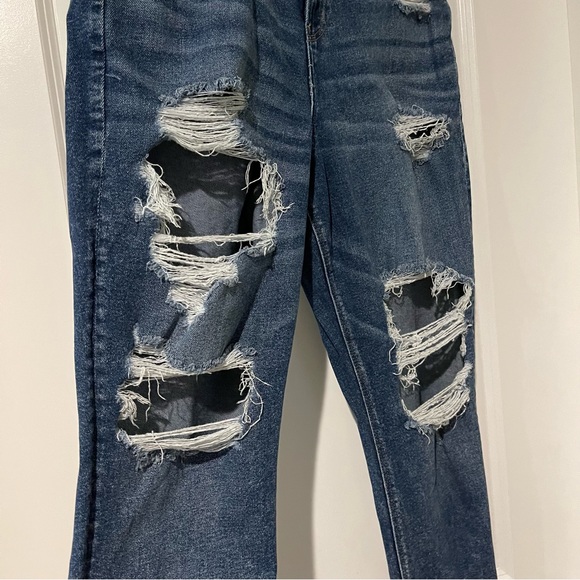AE ripped mom jeans - Picture 5 of 11